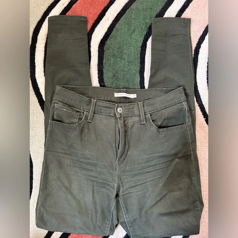 Levi's Women's 720 High-Rise Super-Skinny Jeans - Picture 8 of 10